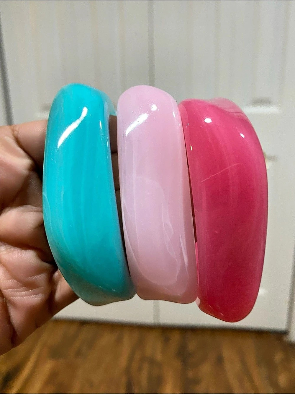 Set of 3 Unique Boho Acrylic Chunky Bangle Bracelets Pink & Blue